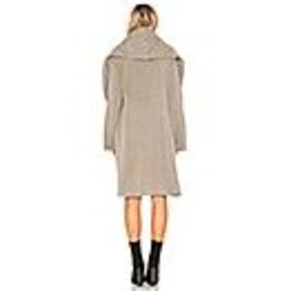 Young, Fabulous & Broke Sandrine Coat in Green, Soft and Comfy Cocoon Coat W/Puf - Picture 4 of 15